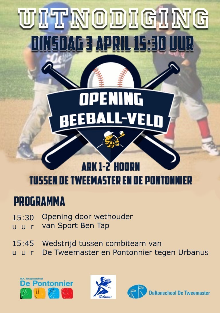 Opening 1e openbare kunstgras beeball veld in Nederland.